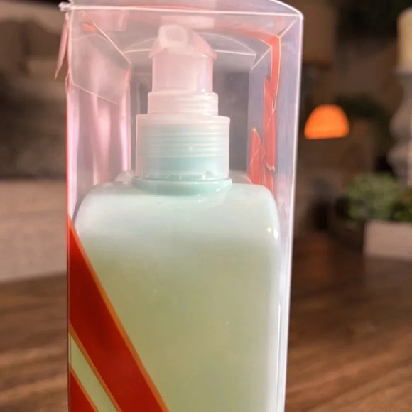 NWT Nature Republic Love Me Bubble Body Care Set (1 Bath/1 Body Lotion) - Picture 7 of 8